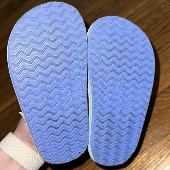 Cat and Jack flip flops with back strap size M 7/8 -worn once - Picture 4 of 4